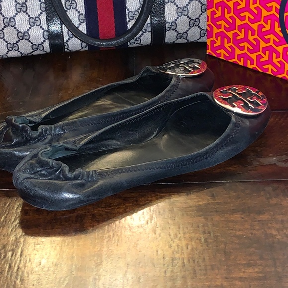 Tory Burch Black/Silver Leather Reva Flats -- Size 8.5 - Picture 6 of 13